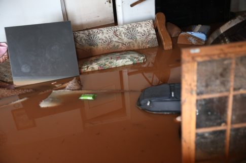 Δεσμός: Το ελληνικό λογοτεχνικό στέκι στο Παρίσι που συνεχίζει το έργο του 40+χρόνια