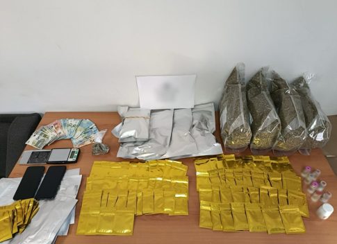 <strong>Oλοκληρώθηκε η επιχείρηση για την απομάκρυνση δύο χειροβομβίδων</strong> στο Κολωνάκι – Αποκαταστάθηκε η κυκλοφορία των οχημάτων στη Σκουφά