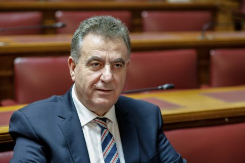 «Βούλιαξε» η κεντρική πλατεία για το 12<sup>ο</sup> Καλαματιανό Καρναβάλι (βίντεο & φωτογραφίες)