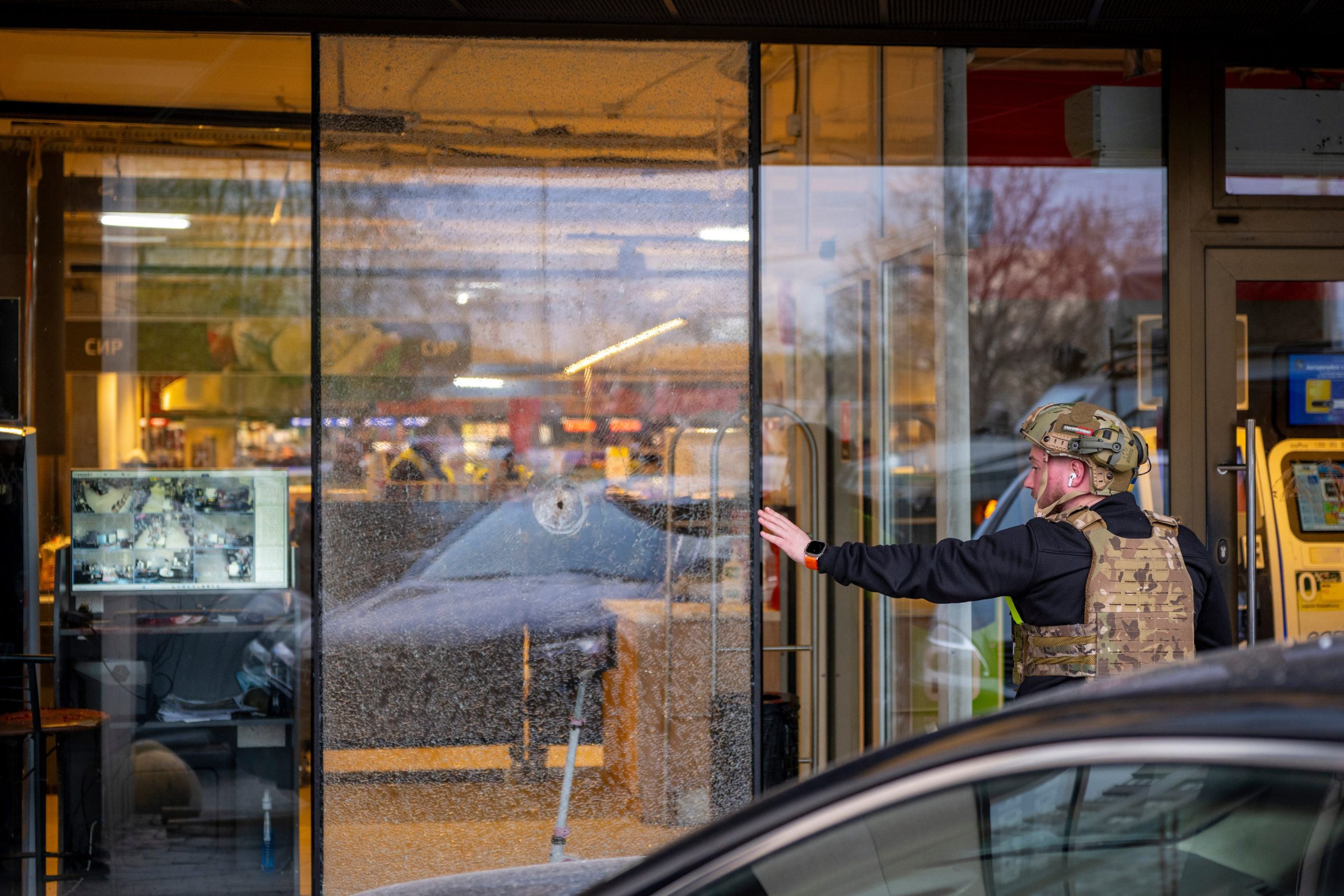 «Tρομοκρατική ενέργεια» χαρακτηρίζει τους πυροβολισμούς η Ουκρανία – Ένοπλος άνοιξε πυρ στο Κίεβο σκοτώνοντας έξι άτομα  ​
