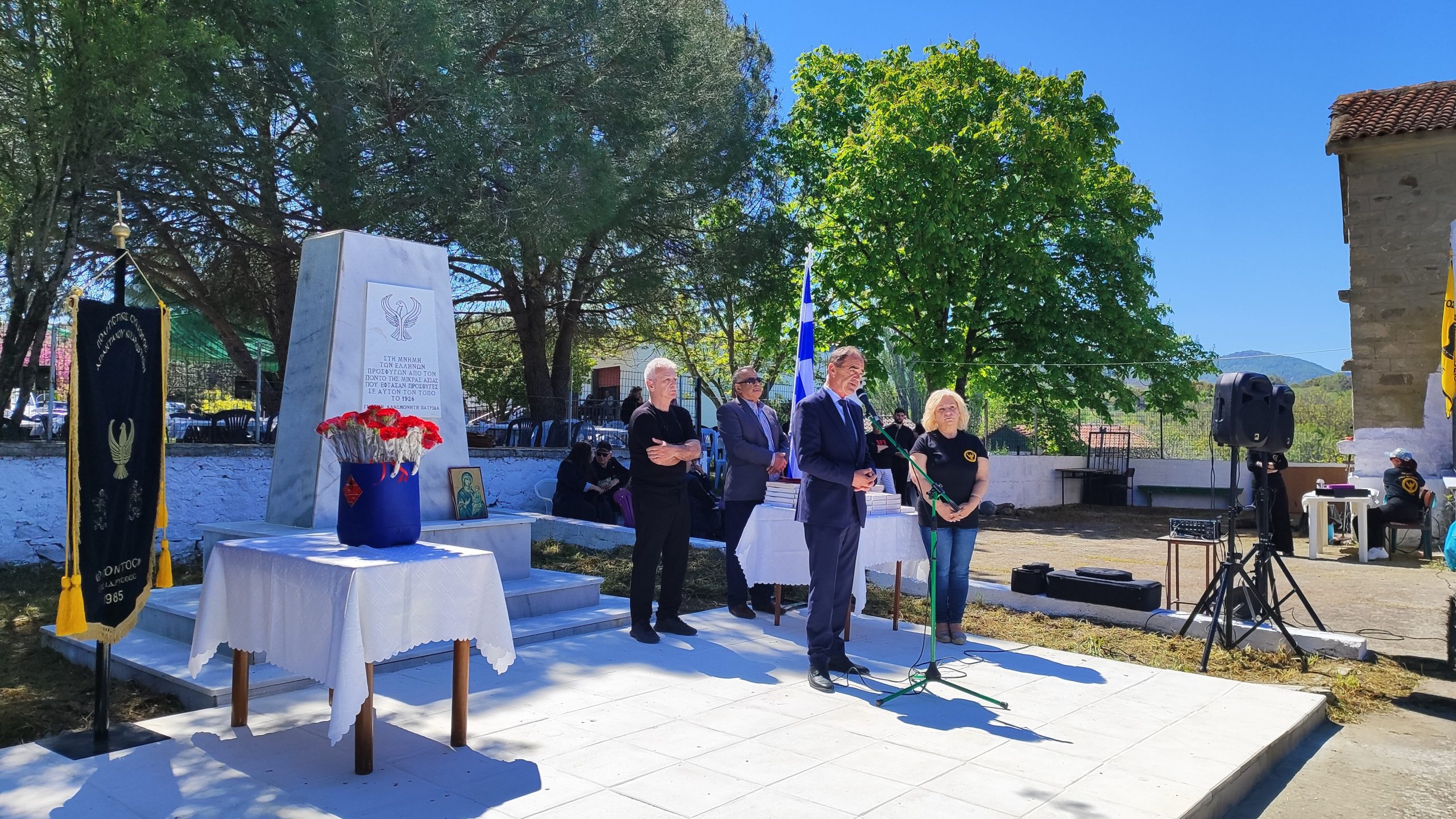 kizari-2 Ο Σύλλογος Απανταχού Κιζαριωτών τίμησε τις 52 οικογένειες Ποντίων που εγκαταστάθηκαν πρώτες στο χωριό