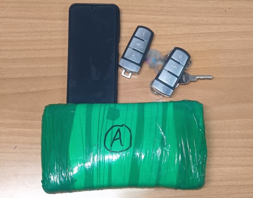 Θεσσαλονίκη: Αστυνομικός σκύλος «ξετρύπωσε» πάνω από ένα κιλό κοκαΐνης σε πορτ μπαγκάζ αυτοκινήτου