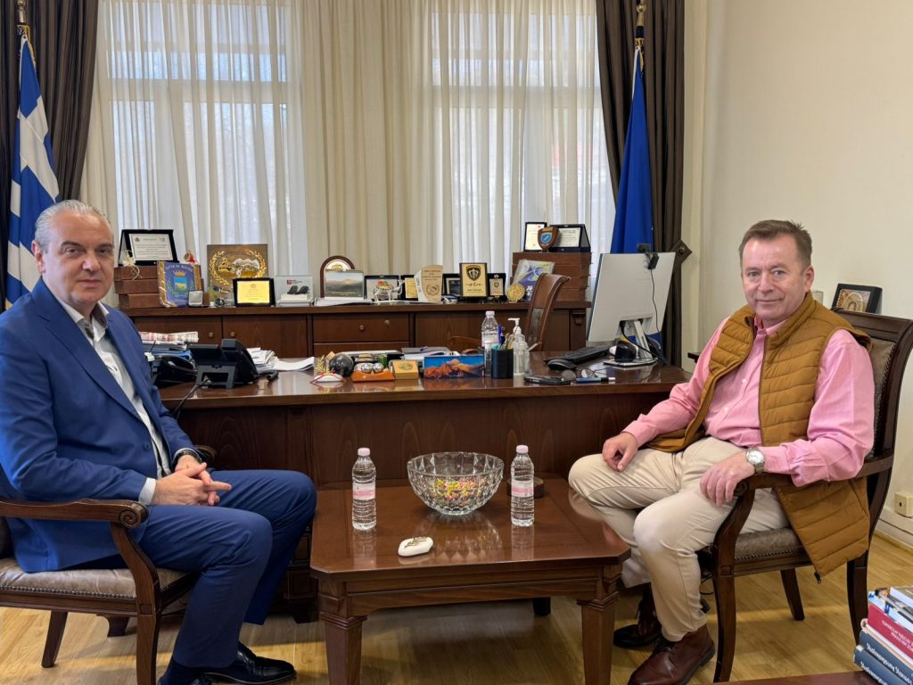 Επίσκεψη Β. Κόκκαλη στην Ελασσόνα – Κυρίαρχα ζητήματα η ακρίβεια και τα προβλήματα στην κτηνοτροφία