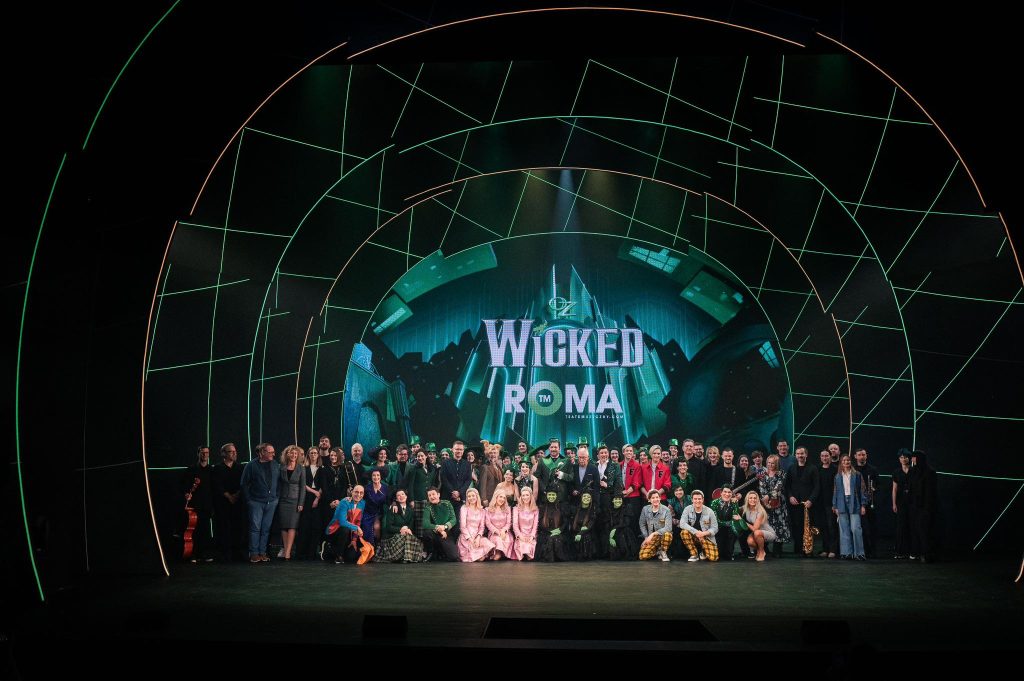 To Wicked μιλάει Πολωνικά (και το καταλαβαίνουμε)!