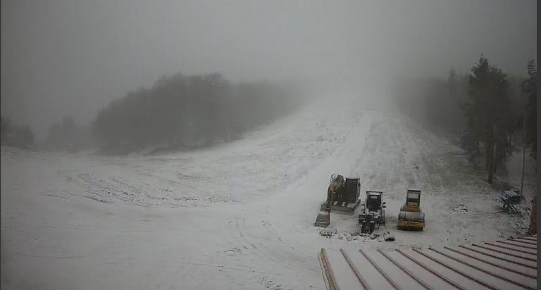 Σέρρες: Χιονίζει από το μεσημέρι στον Λαϊλιά