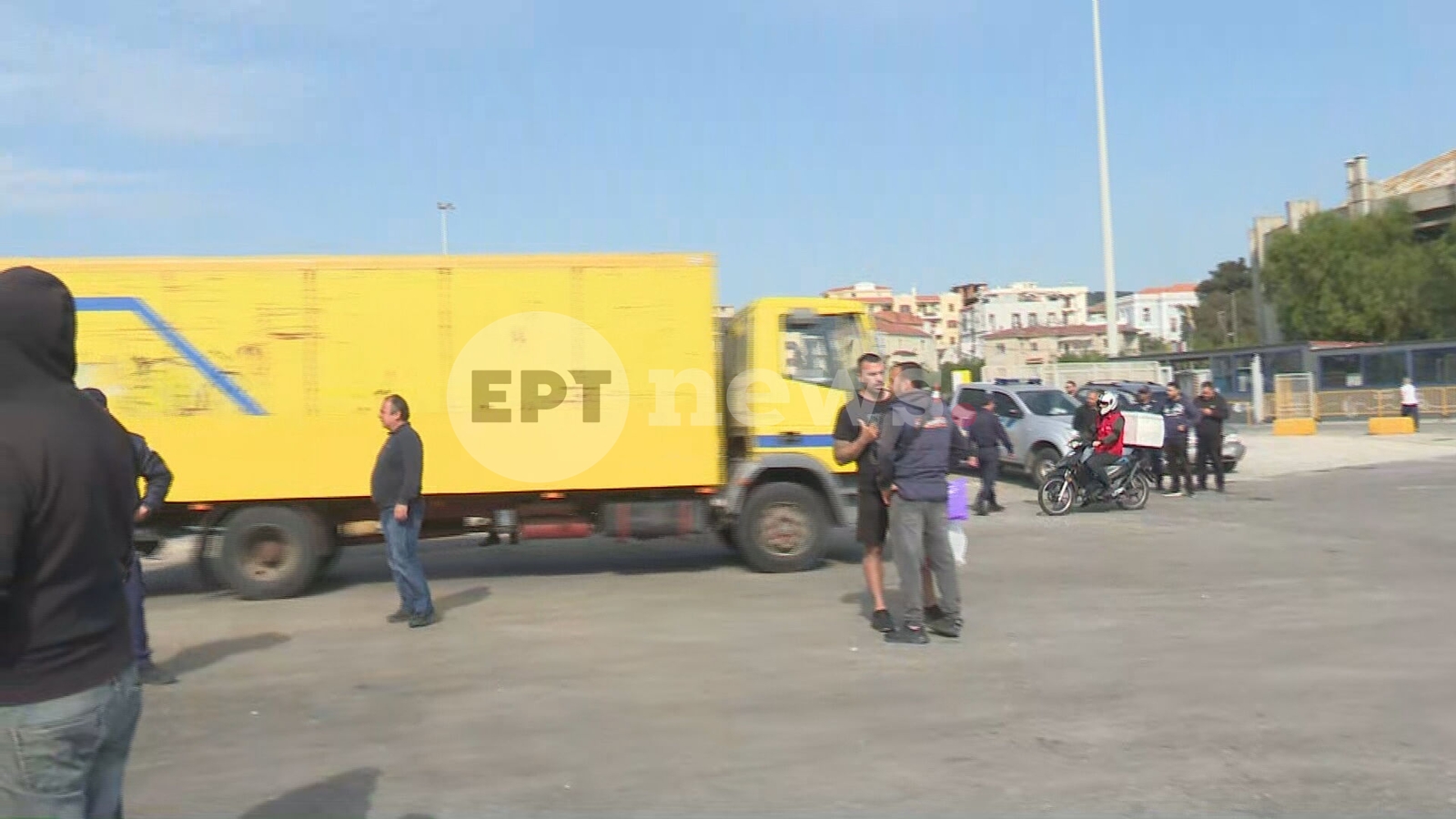 Λέσβος: Επέτρεψαν οι κτηνοτρόφοι την αποβίβαση φορτηγών ως κίνηση καλής θέλησης – Όγδοη μέρα κινητοποιήσεων