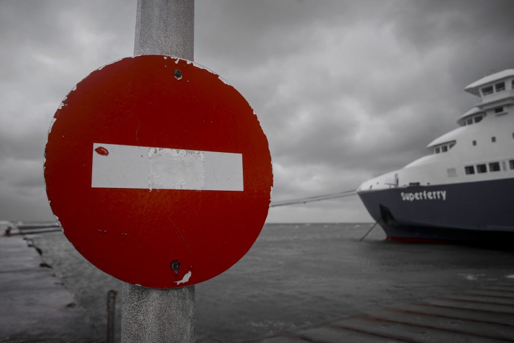 Κακοκαιρία Erminio: Νεκρός άνδρας στη Νέα Μάκρη – Πλημμύρες και ζημιές σε ανατολική Αττική, Πόρο, Ρόδο, Σίκινο