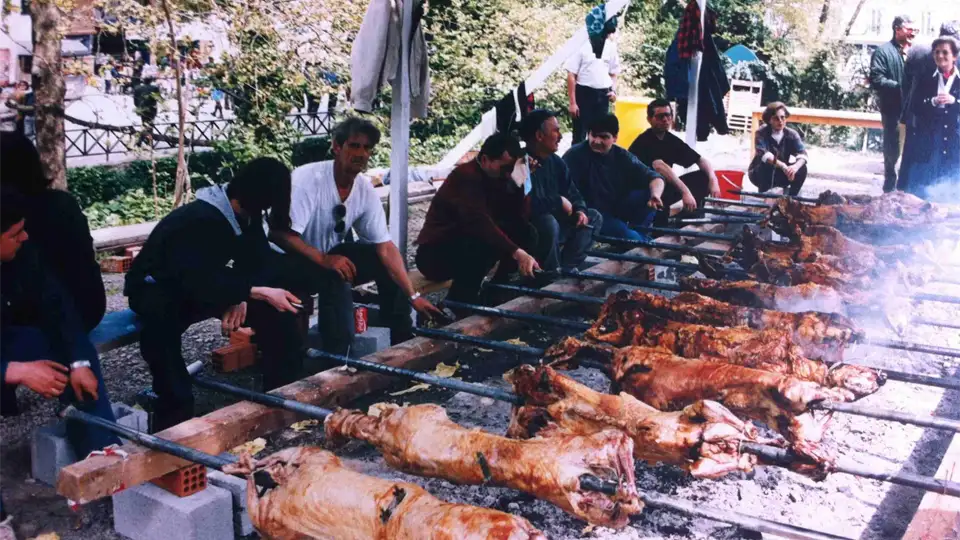 Τέσσερις προορισμοί για αυθεντικό ελληνικό Πάσχα