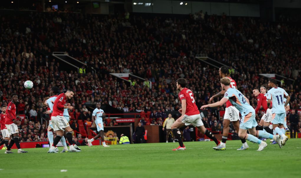 Επιστρέφει στο Champions League η Μάντσεστερ Γιουνάιτεντ, 2-1 την Μπρέντφορντ