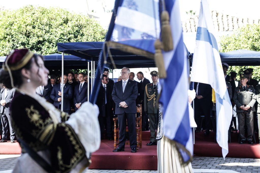 Μητσοτάκης στις εκδηλώσεις για τα 200 χρόνια από την Έξοδο: Το Μεσολόγγι μάς υπενθυμίζει ότι Ελευθερία και Δημοκρατία δεν είναι ποτέ δεδομένες