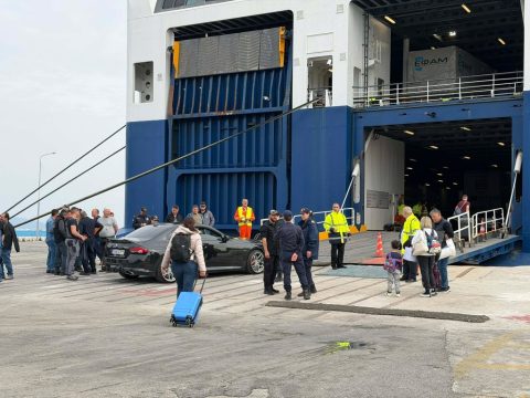 Συνεχίζουν τις κινητοποιήσεις οι κτηνοτρόφοι της Λέσβου: Απέκλεισαν τον Μεσότοπο –  Ζητούν εμβολιασμό και εμποδίζουν την είσοδο σε κτηνιάτρους