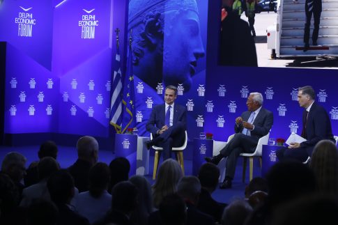 Live: Πιθανές νέες συνομιλίες με το Ιράν, λέει ο Τραμπ