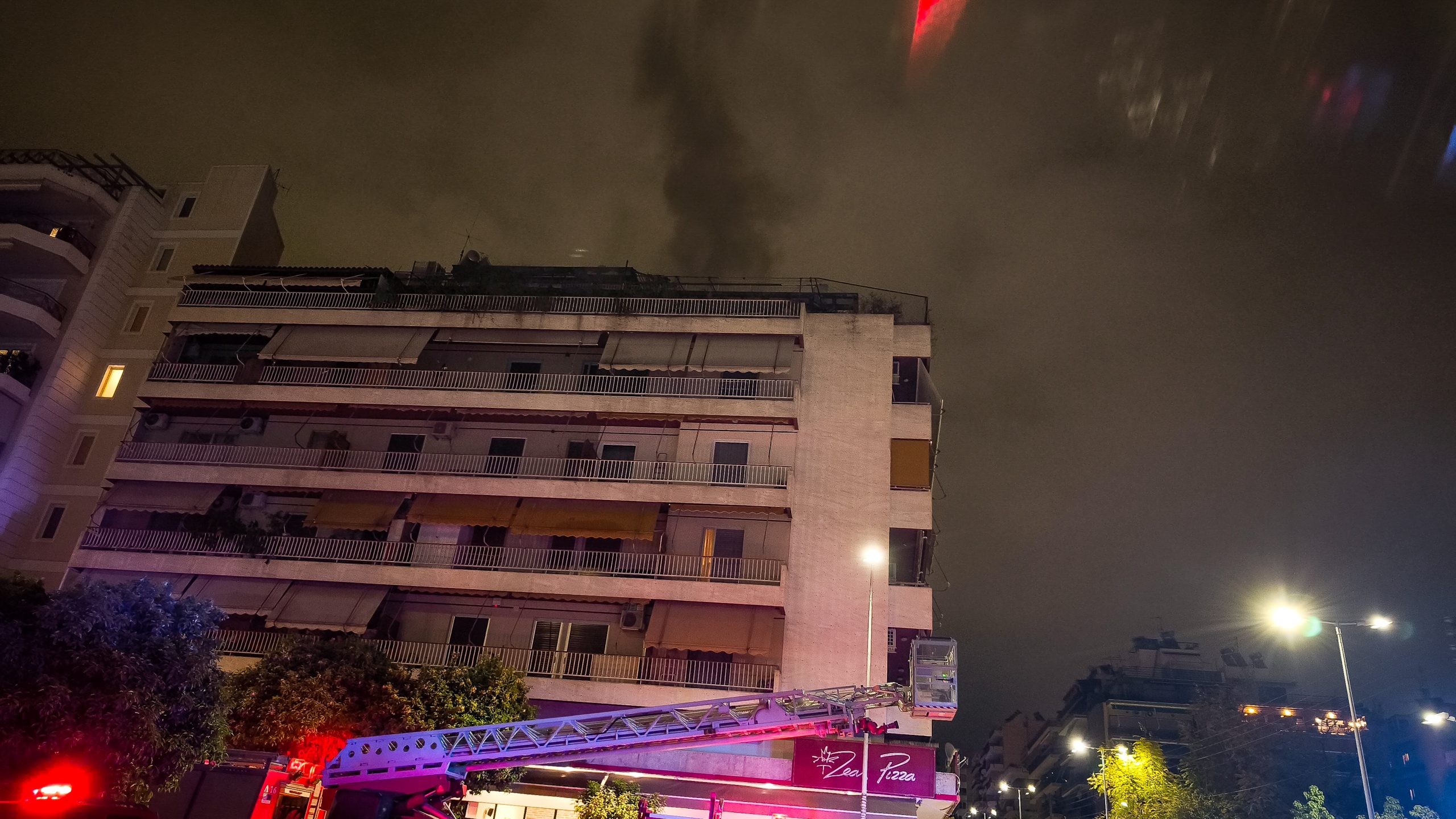 ΠΥΡΚΑΓΙΑ ΣΕ ΔΙΑΜΕΡΙΣΜΑ ΣΤΗΝ ΝΕΑ ΣΜΥΡΝΗ -ΕΝΤΟΠΙΣΤΗΚΕ ΣΟΡΟΣ ΚΑΤΑ ΤΗΝ ΚΑΤΑΣΒΕΣΗ (ΚΛΟΝΤΙΑΝ ΛΑΤΟ /EUROKINISSI) Μία γυναίκα έχασε τη ζωή της από πυρκαγιά στη Νέα Σμύρνη
