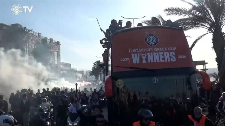 Όλη η Κρήτη γιόρτασε το Κύπελλο στην ανοικτή παρέλαση στο Ηράκλειο (video)