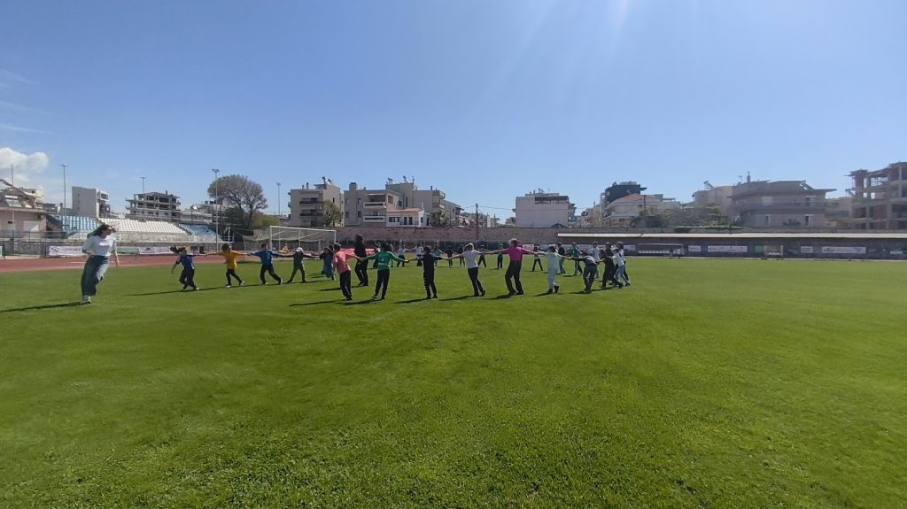 Αλεξανδρούπολη: «Αλυσίδα φιλίας» και μηνύματα συμπερίληψης από παιδιά δημοτικών σχολείων και του Συλλόγου Ατόμων με Αυτισμό