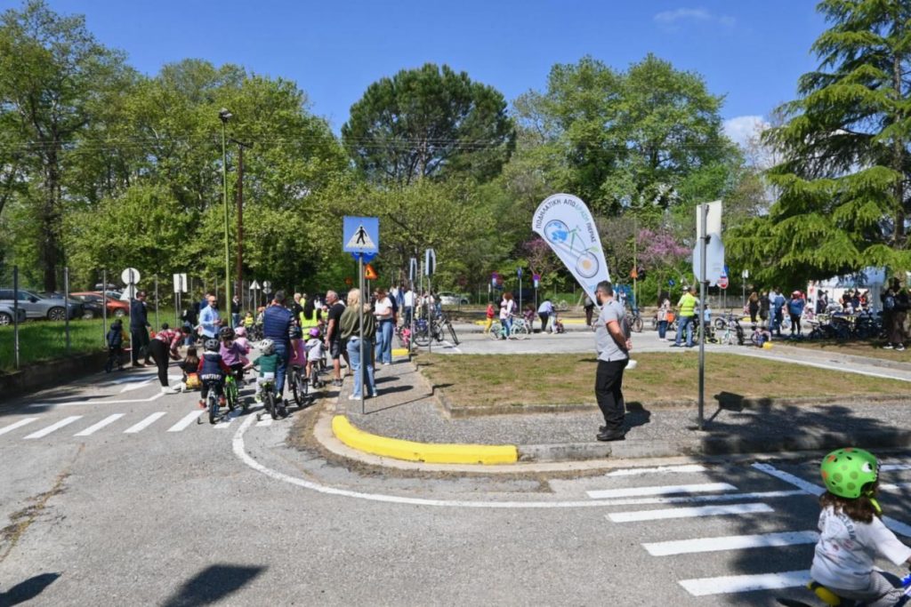 Δράση της Δημοτικής Αστυνομίας Κατερίνης με θέμα «Μικροί Ποδηλάτες – Μεγάλη Ασφάλεια!» στο Πάρκο Κυκλοφοριακής Αγωγής