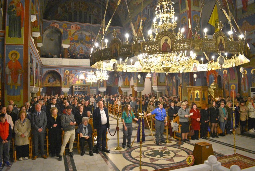 Κομοτηνή: Η κατανυκτική Ακολουθία των Αγίων Παθών υπό τον Μητροπολίτη Μαρωνείας κ.κ. Παντελεήμονα