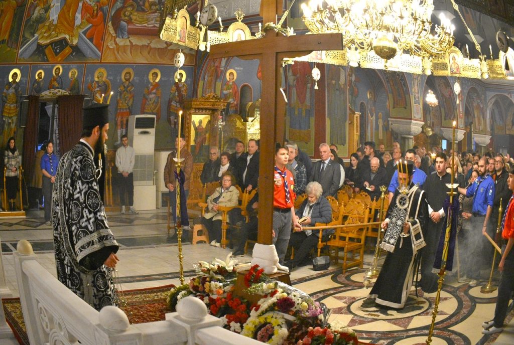 Κομοτηνή: Η κατανυκτική Ακολουθία των Αγίων Παθών υπό τον Μητροπολίτη Μαρωνείας κ.κ. Παντελεήμονα