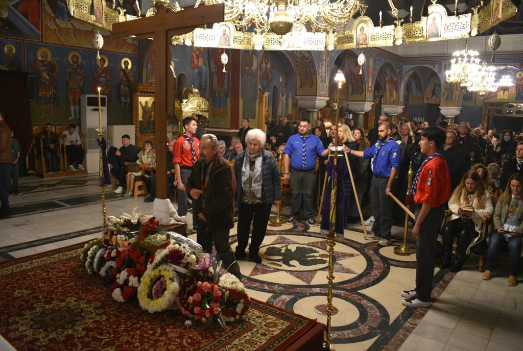 Κομοτηνή: Η κατανυκτική Ακολουθία των Αγίων Παθών υπό τον Μητροπολίτη Μαρωνείας κ.κ. Παντελεήμονα