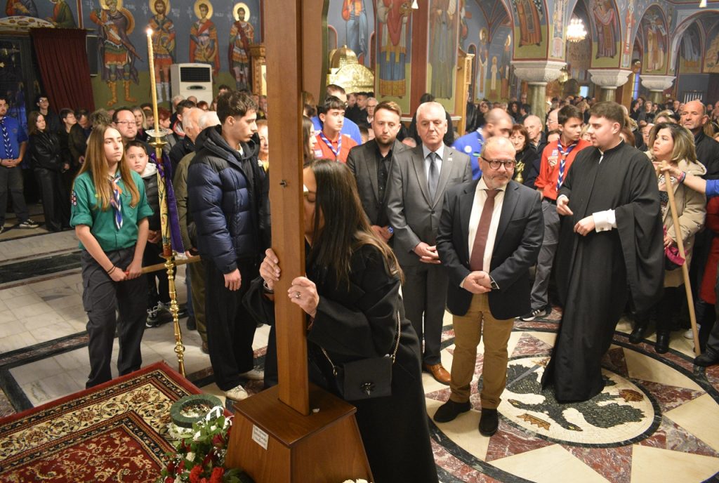 Κομοτηνή: Η κατανυκτική Ακολουθία των Αγίων Παθών υπό τον Μητροπολίτη Μαρωνείας κ.κ. Παντελεήμονα