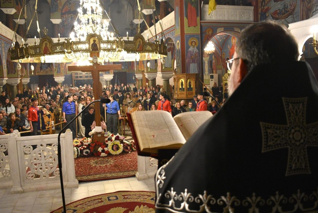 Κομοτηνή: Η κατανυκτική Ακολουθία των Αγίων Παθών υπό τον Μητροπολίτη Μαρωνείας κ.κ. Παντελεήμονα