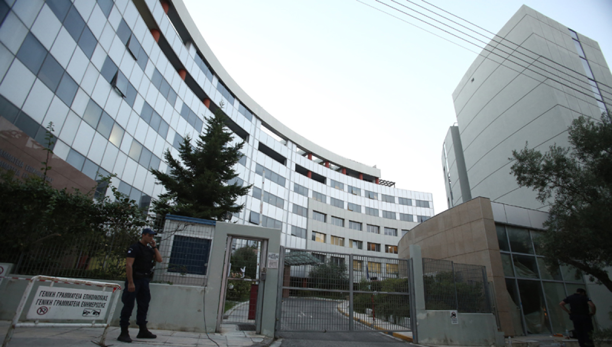 Live η συνέντευξη Tύπου Γεωργιάδη – Παπαστεργίου – Σκέρτσου για το νέο πλαίσιο πρόσβασης των ανηλίκων στα social media