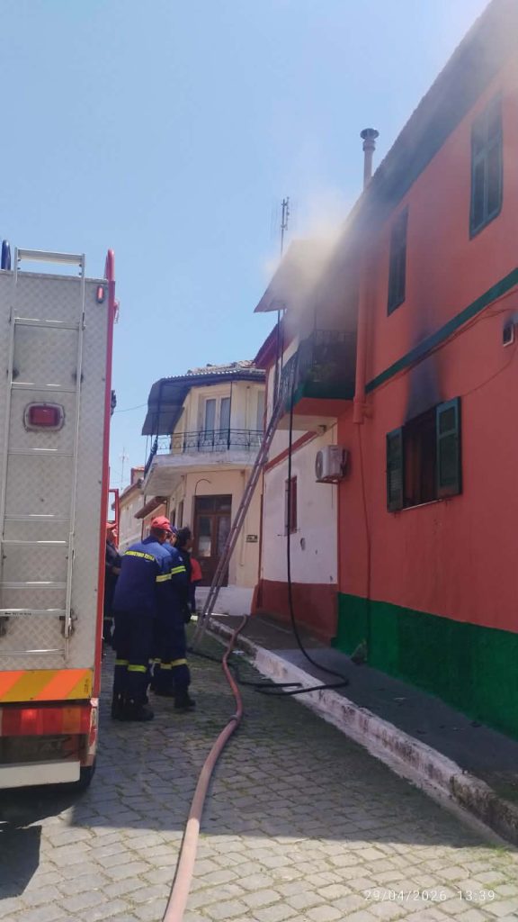 Σέρρες: Φωτιά σε σπίτι στο Χρυσό – Άμεση η επέμβαση της Πυροσβεστικής