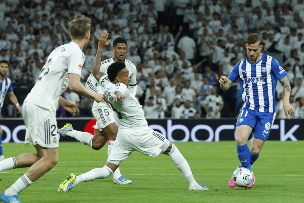 Νίκησε εύκολα κι όσο… ζει, ελπίζει η Ρεάλ Μαδρίτης, 2-1 την Αλαβές