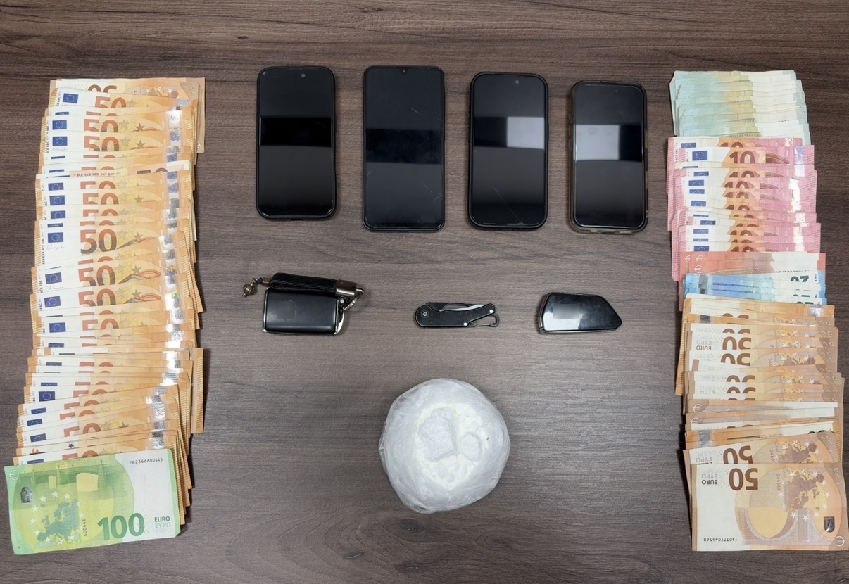 Ρέθυμνο: Τρεις συλλήψεις για ναρκωτικά – Είχαν στην κατοχή τους χρήματα και σχεδόν 120 γραμμάρια κοκαΐνης