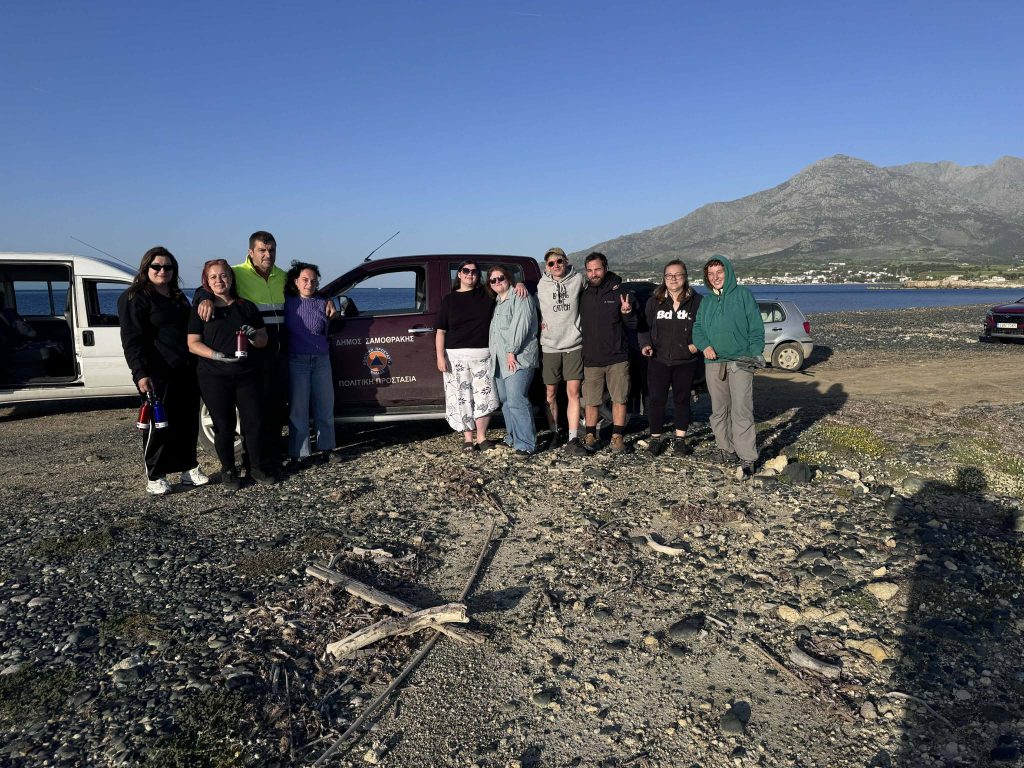 Σαμοθράκη: Εθελοντές κάθε ηλικίας καθάρισαν την παραλιακή ζώνη της Καμαριώτισσας