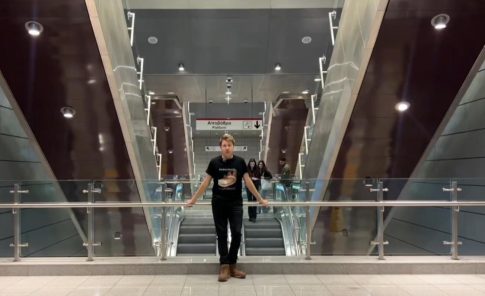 Ράπτη: «Πίσω από το χάσμα στις αμοιβές ανδρών-γυναικών, κρύβονται σωρευτικές ανισότητες»