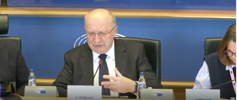 Η Ευρώπη επανεξοπλίζεται, αλλά οι σκιές διαφάνειας απειλούν να νοθεύσουν τα αμυντικά κονδύλια