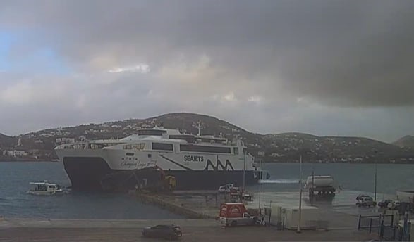 Εμπλοκή άγκυρας σε πλοίο στο λιμάνι της Πάρου – Ταλαιπωρία για 459 επιβάτες