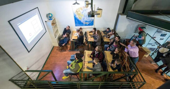 Πλατφόρμα που θα κινείται στον ρυθμό των Ρίχτερ θα εγκατασταθεί στη Σαντορίνη