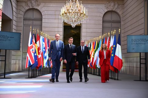 Κεφαλονιά: Τι ισχυρίστηκε για το αίμα στο δωμάτιο ο 26χρονος πρώην αρσιβαρίστας – Θρήνος στην κηδεία της 19χρονης Μυρτούς