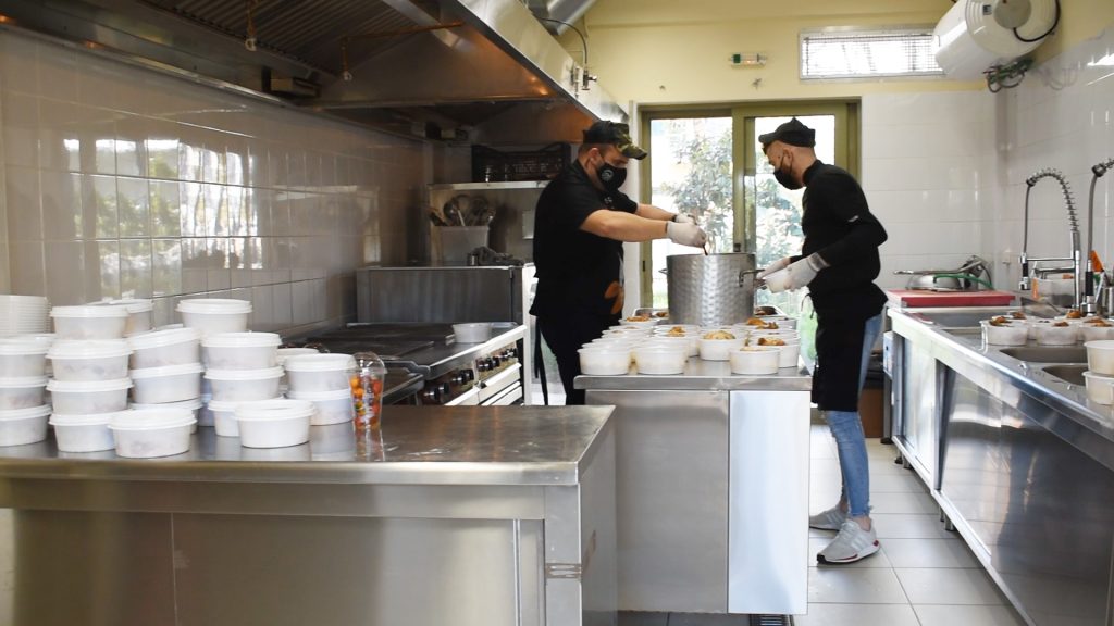 Συρρέουν επισκέπτες στην Καλαμάτα για το Πάσχα