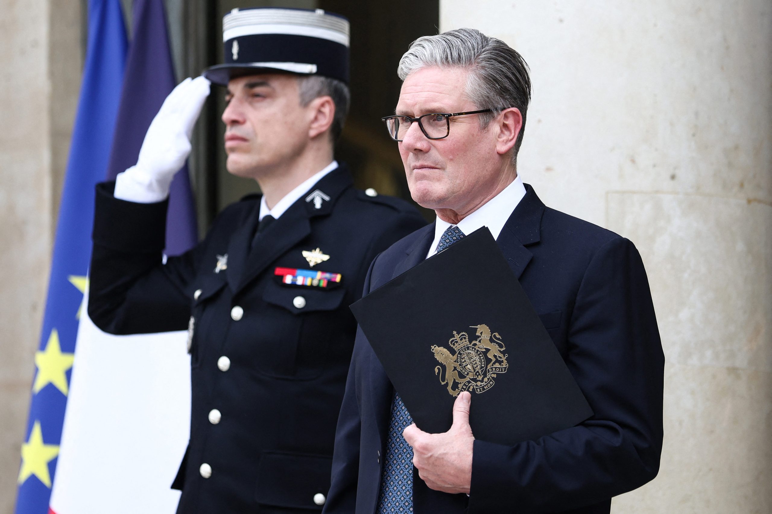 Στάρμερ: Πολυεθνική αποστολή για την ασφάλεια της ναυσιπλοΐας μετά την εκεχειρία