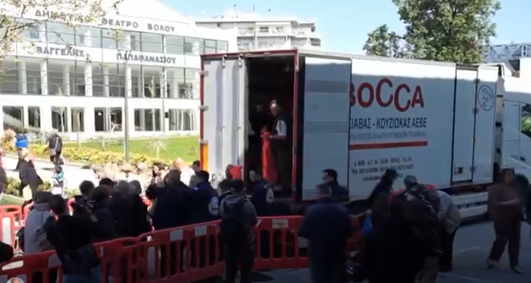 Διανομή αρνιών σε ευάλωτες οικογένειες από τον Δήμο Βόλου ενόψει Πάσχα