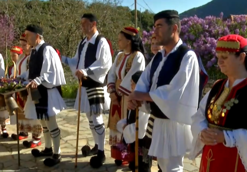 Παιδιά από τη Γερμανία και τα Μέγαρα έχτισαν μαζί μια νέα παιδική χαρά