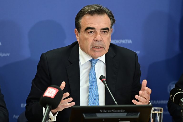 Τέσσερις άξονες στήριξης προς τους πληγέντες από τον αφθώδη πυρετό στη Λέσβο ανακοίνωσε ο Μ. Σχοινάς