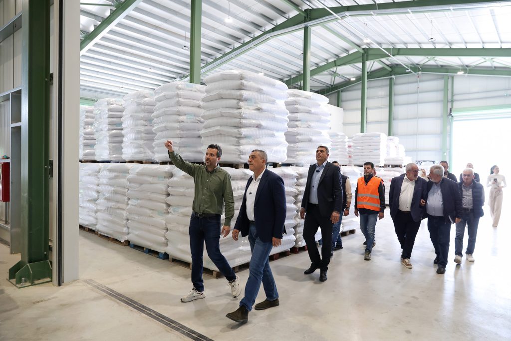 Επίσκεψη του Περιφερειάρχη στον Συνεταιρισμό Αγελαδοτρόφων – Προβατοτρόφων Δυτ. Θεσσαλίας