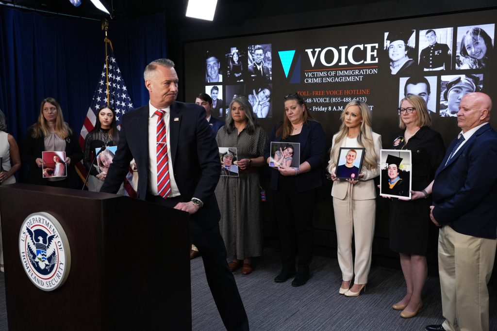 ΗΠΑ: Ο διευθυντής της ICE αποχωρεί από τη θέση του