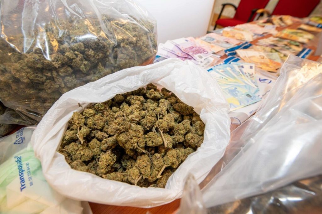 Η αστυνομία ανακάλυψε μια τεράστια, υπόγεια σήραγγα για τη μεταφορά κάνναβης μεταξύ Ισπανίας και Μαρόκου