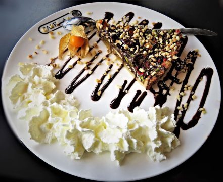 Ουκρανία: Τουλάχιστον δύο νεκροί, ανάμεσά τους ένα παιδί, σε ρωσικές επιθέσεις στο Κίεβο