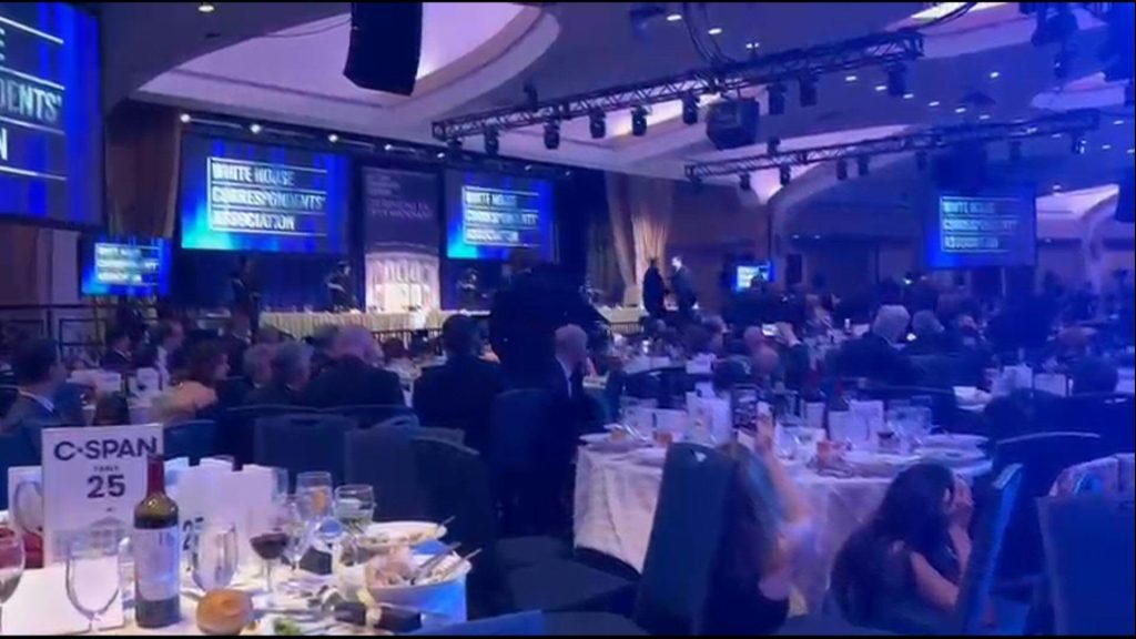 Στο δικαστήριο σήμερα ο συλληφθείς για την επίθεση στο δείπνο Τραμπ – «Δεν συνεργάζεται», ασαφή τα κίνητρά του