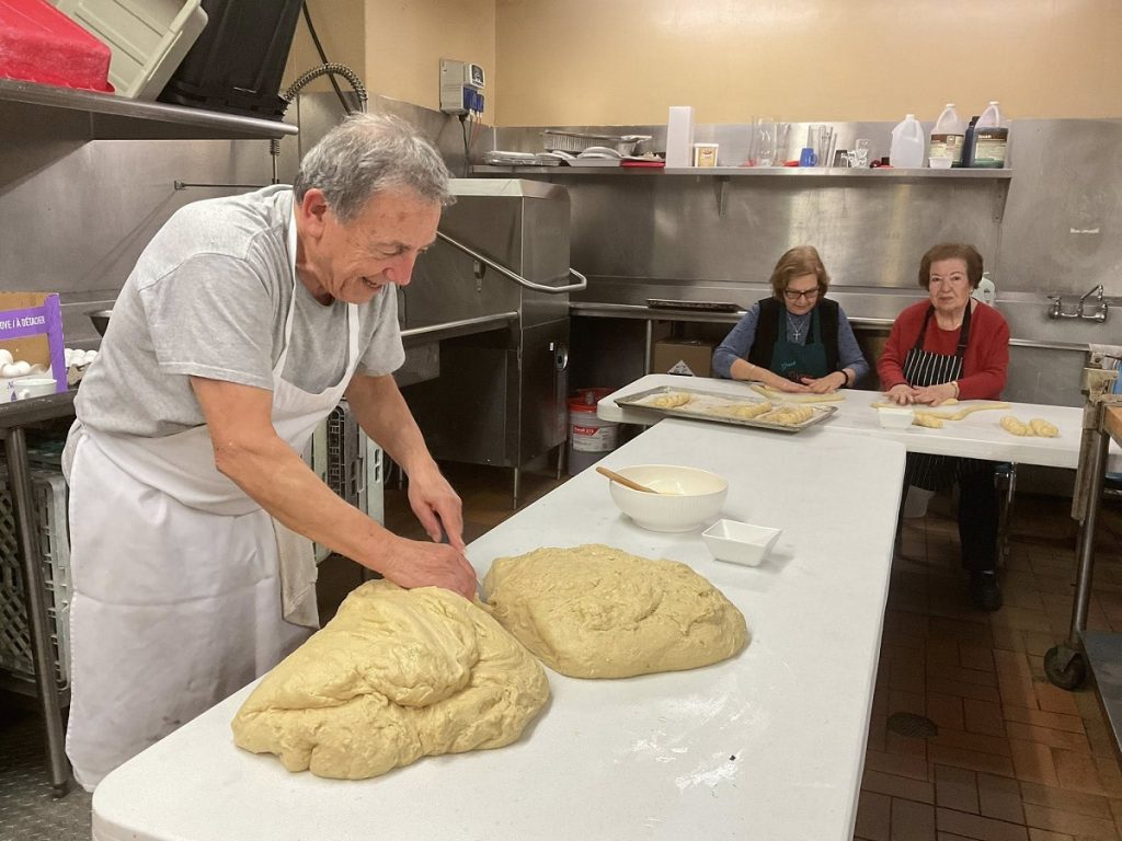 Η Ομογένεια του Βανκούβερ τηρεί τα έθιμα του Πάσχα