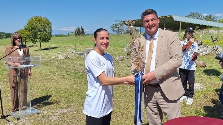 Πέλλα: Με μια λαμπρή εκδήλωση, η Αλεξάνδρειος Ειρηνοδρομία έδωσε το έναυσμα για τον 20ο Μαραθώνιο «Μ. Αλέξανδρος»