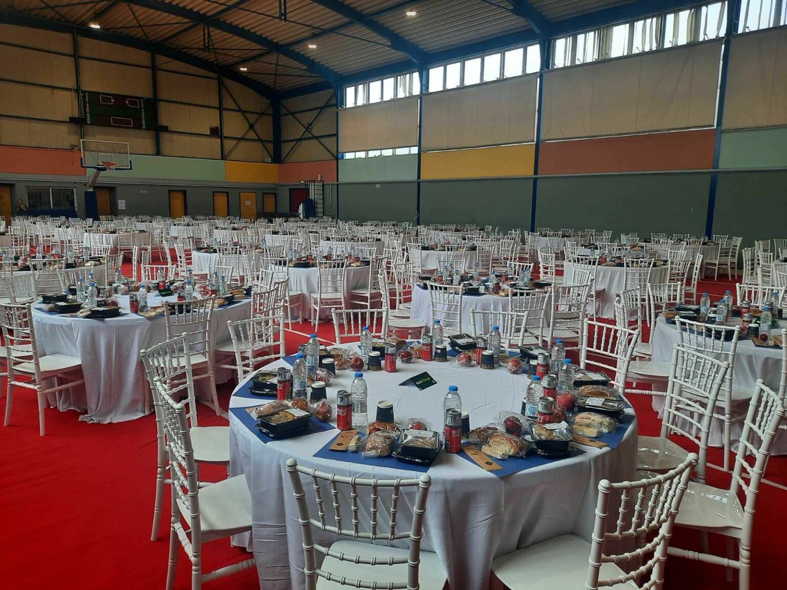 Πραγματοποιήθηκε το καθιερωμένο «Γεύμα Αγάπης» από το Δήμο Αθηναίων