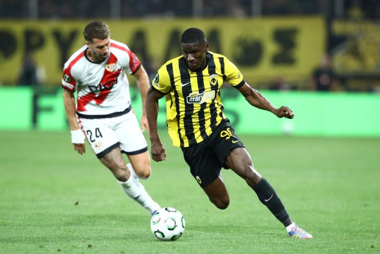 Conference League: «Άγγιξε» το θαύμα (3-1) η ΑΕΚ, αλλά την πρόκριση πήρε η Ράγιο Βαγιεκάνο