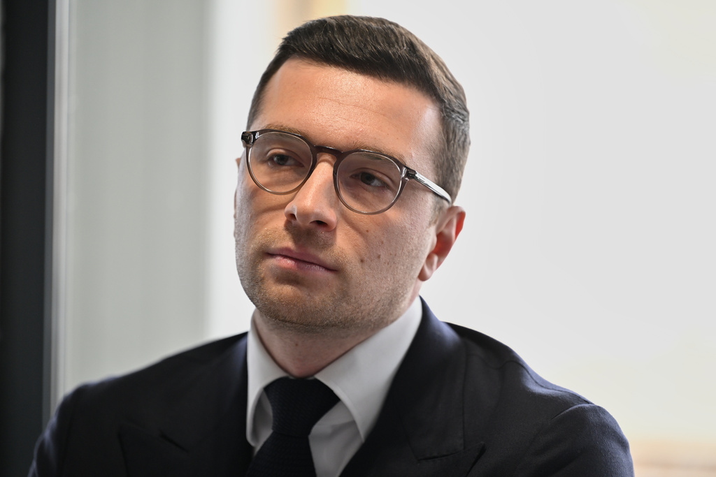 Ο επικεφαλής της γαλλικής ακροδεξιάς Μπαρντελά απέτισε φόρο τιμής στον «μεγάλο πατριώτη» απερχόμενο πρωθυπουργό Όρμπαν